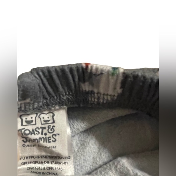 Toast and Jammies Pajama Set Sz S Polar Bears & Trees Christmas Edition - Picture 8 of 9